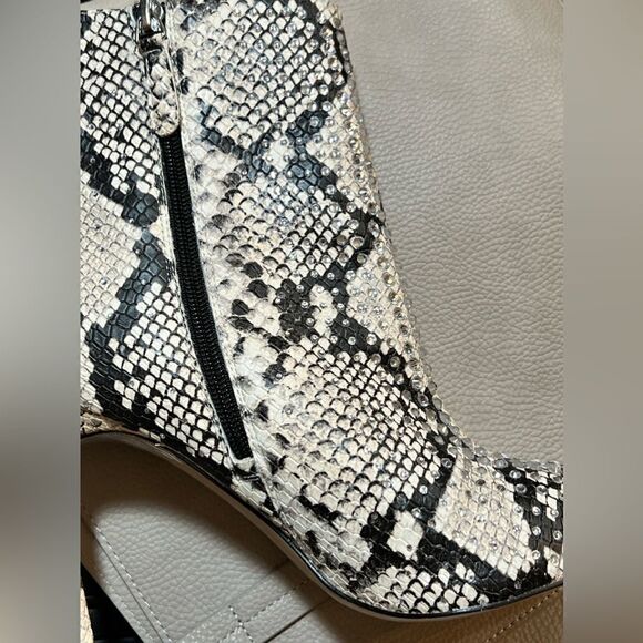 JLo Frankalina Boot  - Picture 8 of 9